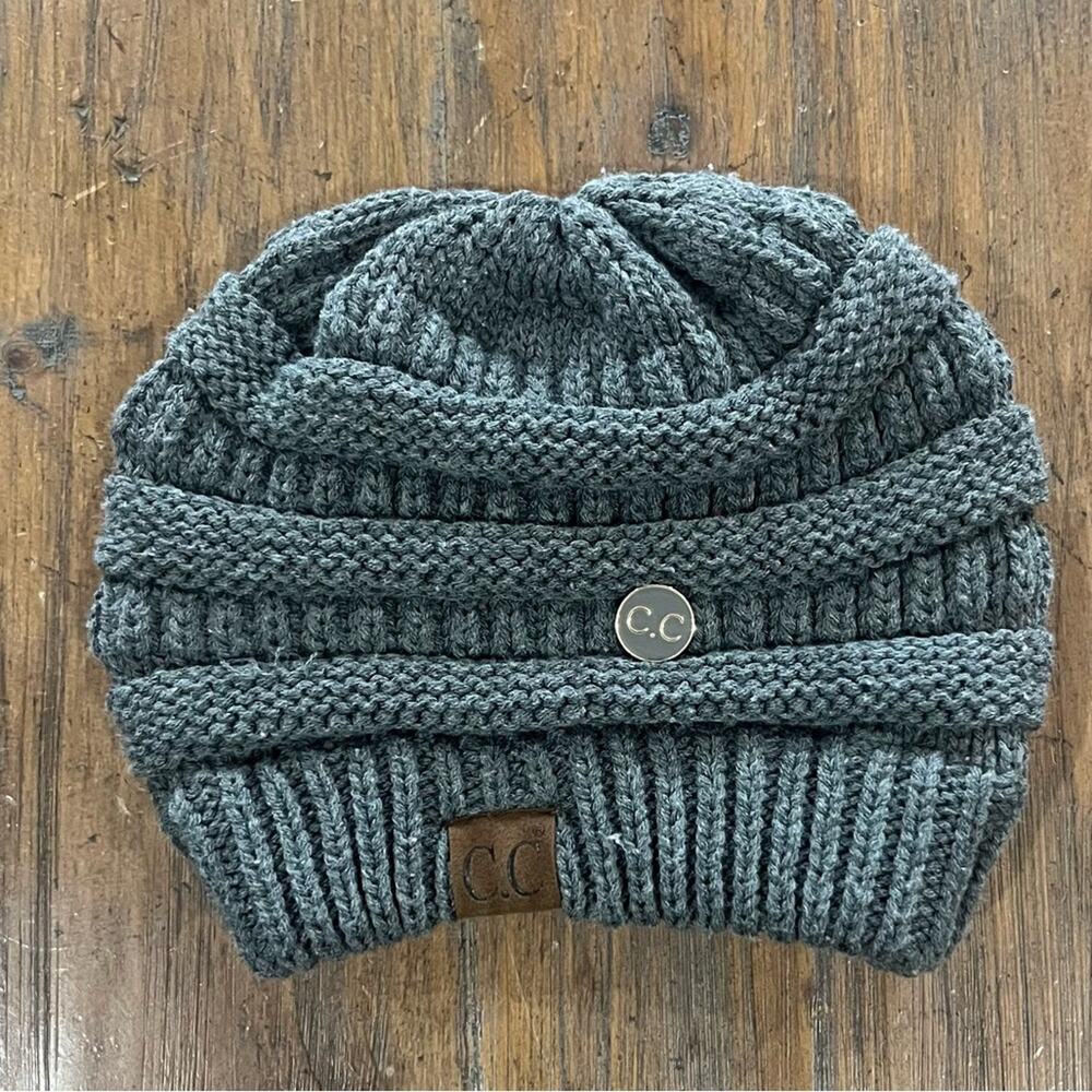 C.C Soft Stretch Cable Knit Side Epoxy Button for Mask Beanie Skully Gray